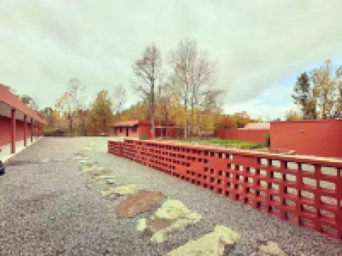 Changbaishan Xishe  （Wabi-Sabi Mid-Century Design Family Courtyard）