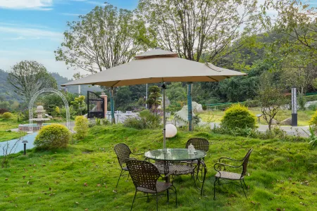 Yichang Monai Garden French Manor Homestay Отели рядом с достопримечательностью «The Xiling Gorge “Happy Valley”»