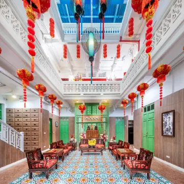 Ama Hostel Bangkok Отели рядом с достопримечательностью «Школа Суан Кураб»
