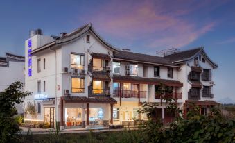 Go Home Hotel (Guilin Yanshan University Town Store)