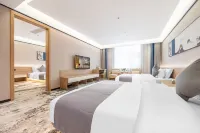 Yunman Smart Hotel (Xiangyun High-speed Railway Station Yubo Wetland Park) - Mountain view