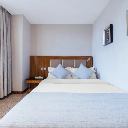 Qujing Yishi Yihe Hotel (Cuifeng Road, Qilin District)