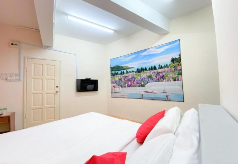 [비 호텔 페낭 주변의 활기찬 거리 모습]