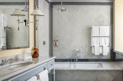 デラックス ダブルルーム ホテルD インギルテッラ ローマ スターホテルズ コレツィオーネの写真