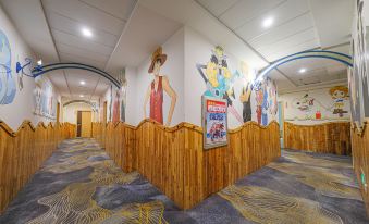 A Chain Hotel (Sunshine Night Market)