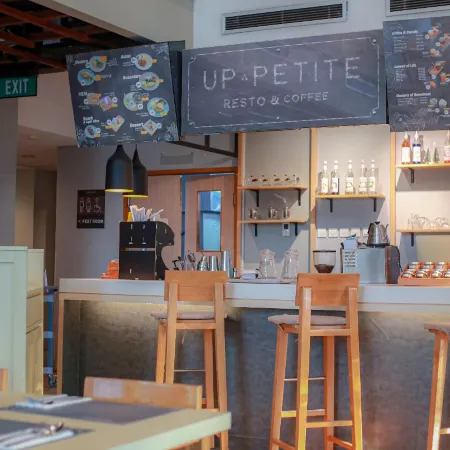 Up-Peak Hotel Simpang Lima Semarang
