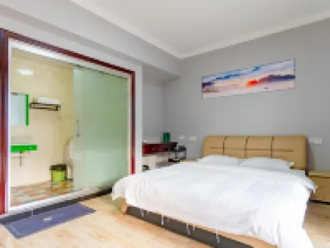 Re-huilou·Xiandu Meisu (Luci Village Resort) โรงแรมใกล้หมู่บ้านรูทซ์