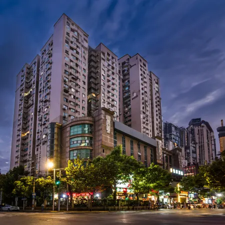 Orange Hotel (changshou road Subway Station Branch) Отели рядом с достопримечательностью «Храм Нефритового Будды»