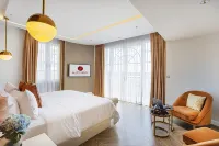 La Seine Boutique Hotel