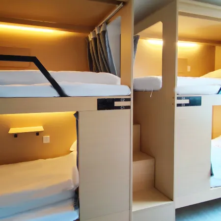 Three Cats Hostel (Shenzhen Luohu Port)