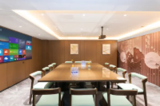 環球6萬里·國際飯店（九蓮洲生態濕地公園店）