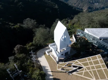 Phoenix Mist Retreat | Dali Wuliang Tea Forest Resort