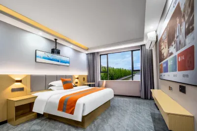 Haizhiyuan Business Hotel (Xiantao Shopping Mall Building Cultural Pedestrian Street)