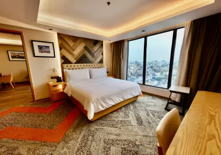 HANSA- A Premium Residence Отели рядом с Аэропорт Шах Джалал