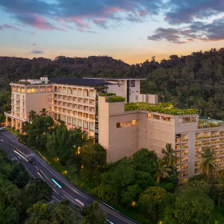 The Golden Crown Hotel Отели в г. Канди