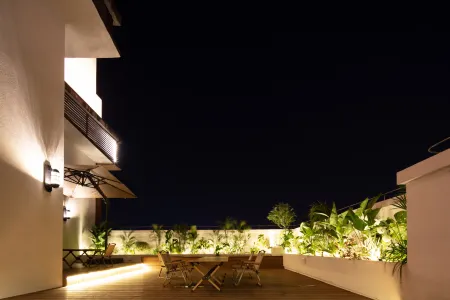 JinYue YiSheng Hotel Отели рядом с достопримечательностью «Chongqing University of Science and Technology (Huxi Campus)»