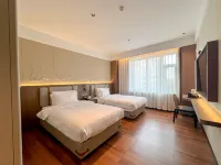 Wuchang Xinyue Zhenpin Hotel (South Square)