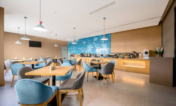 Homeinn · neo (Guangzhou Fangcun District Huadiwan Subway Station)