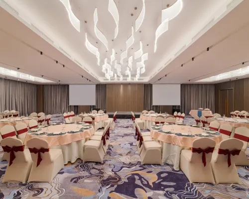 Oakwood Hotel & Apartments Grand Batam Photos