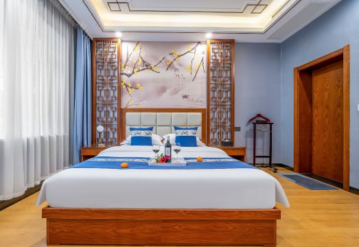 Electric Machine Hotel Hotel Overview