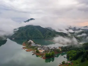 Floral Hotel·Shuiyunyun Homestay (Taiping Lake Branch)