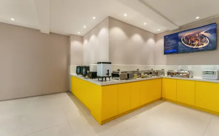 7 Days Premium Hotel (Yulin Jingbian County Bus Station) Отели рядом с достопримечательностью «Maowusu Desert»