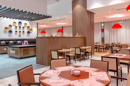 AZ Hotels Grand Oran Отели в г. Сиди-Шами