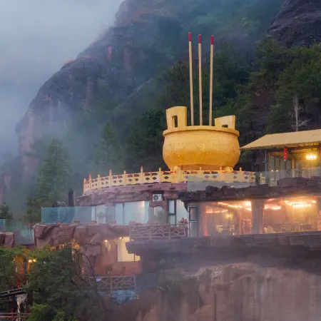 Nantai Wofoshan Cliff Cave Homestay