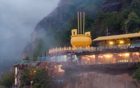 Nantai Wofoshan Cliff Cave Homestay