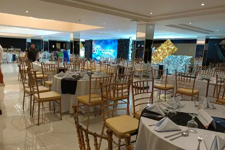 The VIP Hotel Cagayan De Oro Отели в г. Восточный Мисамис