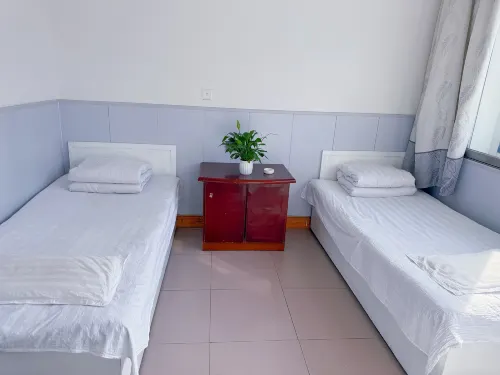 Yueshang Hotel (Shenmu Bus Station)