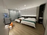 Muma Lexiang Hotel (Wukesong Yuquan Road Subway Station) Hotels near Joy Water Rubik