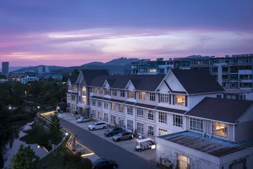 Zhang Xiaoying Seaside Garden Hotel