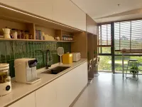 뤼샤오만 뉘성 칭녠뤼서（바이자후지하철역）