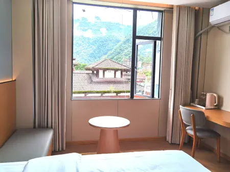 Motuo Yongyi Preferred Hotel Отели рядом с достопримечательностью «Renqinbeng Temple»