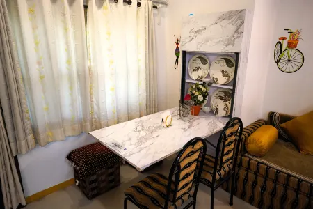 Homeland Stay Отели рядом с достопримечательностью «Dada Hari Ni Vav»