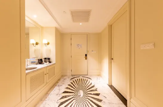 Gubei Water Town William Edgar Hotel