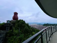 Zunyi Meitan Tianhu International Hotel (the world's first pot of tea culture park) - Dağ Manzaralı