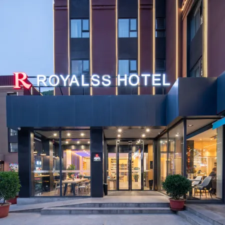 R ROYALSS HOTEL (Jiuzhaigou Valley Scenic and Historic Interest Area Tourist Center)