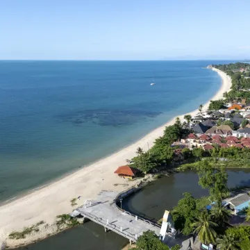 Zara Beach Resort Koh Samui Отели рядом с достопримечательностью «Храм Ламай»