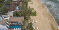 Lucky Elephant Hotel - Beach