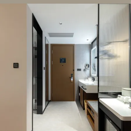 Longyan Avenue Wanbao Plaza Atour Hotel