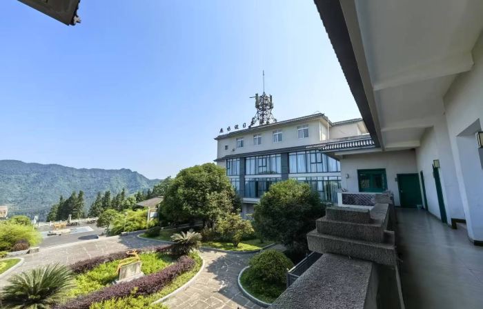 鹿鳴假日客棧