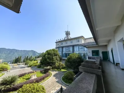Luming Holiday Chinese Inn