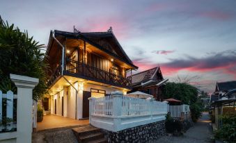 Xieng Thong Retreat Hotel (Luang Prabang Old Town - Central Sisavangvong Road Branch)