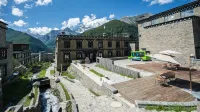 Yading 1928 Hotel