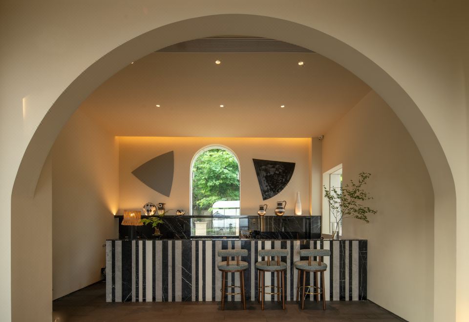 미유에 로만 홀리데이 인생샷 스팟