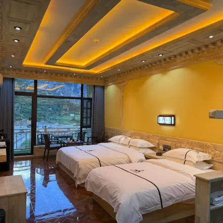 Yunpan Elegant Homestay (Zagana Scenic Area Branch)