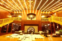 Zhenglan Banner Shangdu Lake Luxury Wilderness Hotel - parcheggio