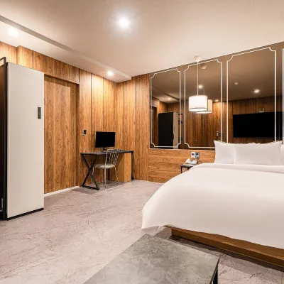 Hotel Moon Guri Отели рядом с достопримечательностью «Гробница Сарын»